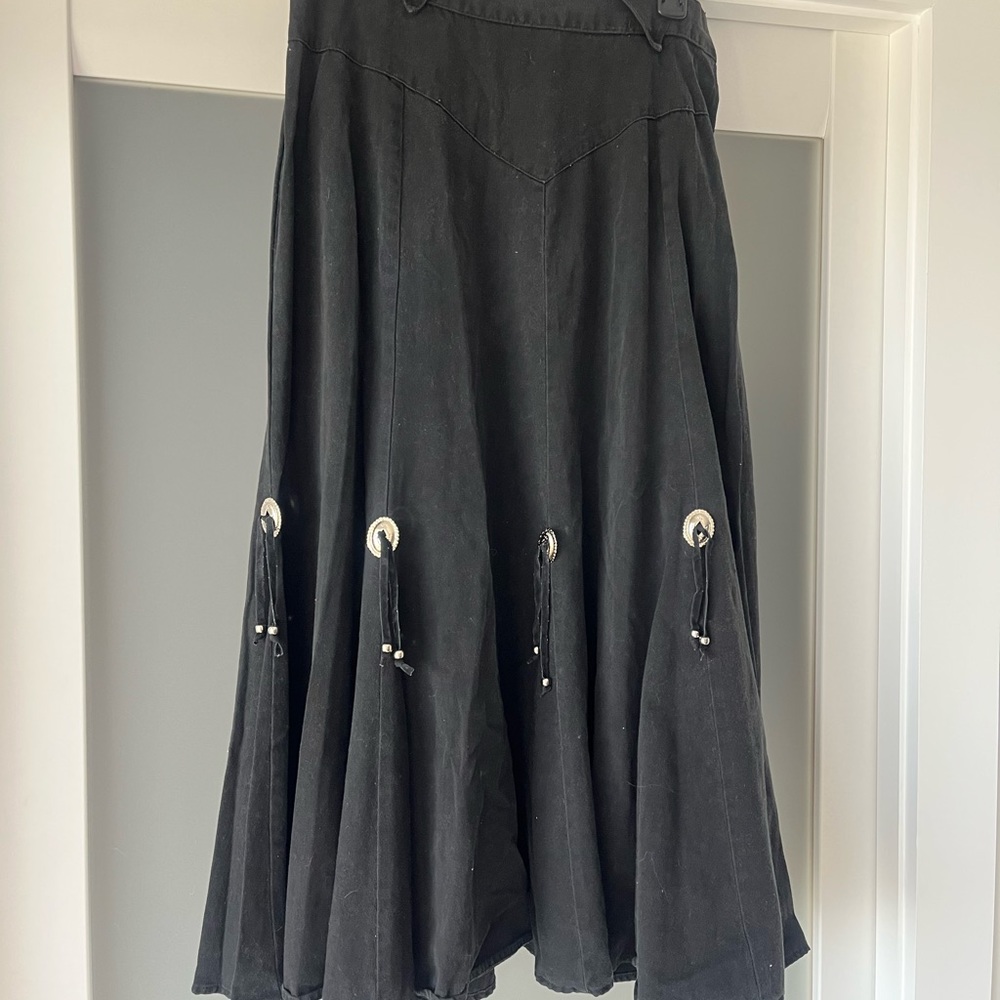 Vintage circle T by Marilyn Lenox cowgirls black dressy skirt.size15/16